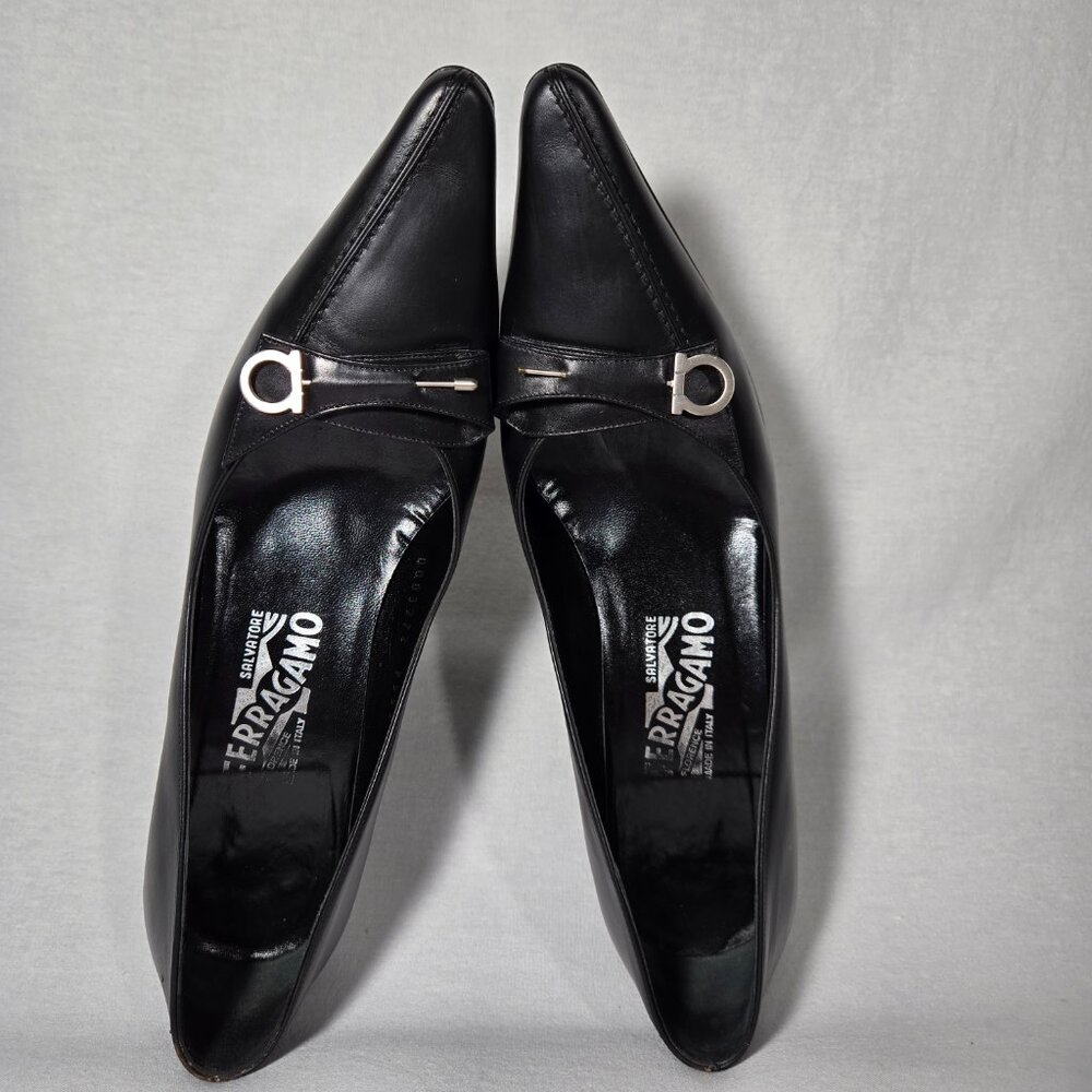 Vintage SALVATORE FERRAGAMO-GESSICA Black Leather Pointed Kitten Pump Sz 7.5 2A - Picture 6 of 16
